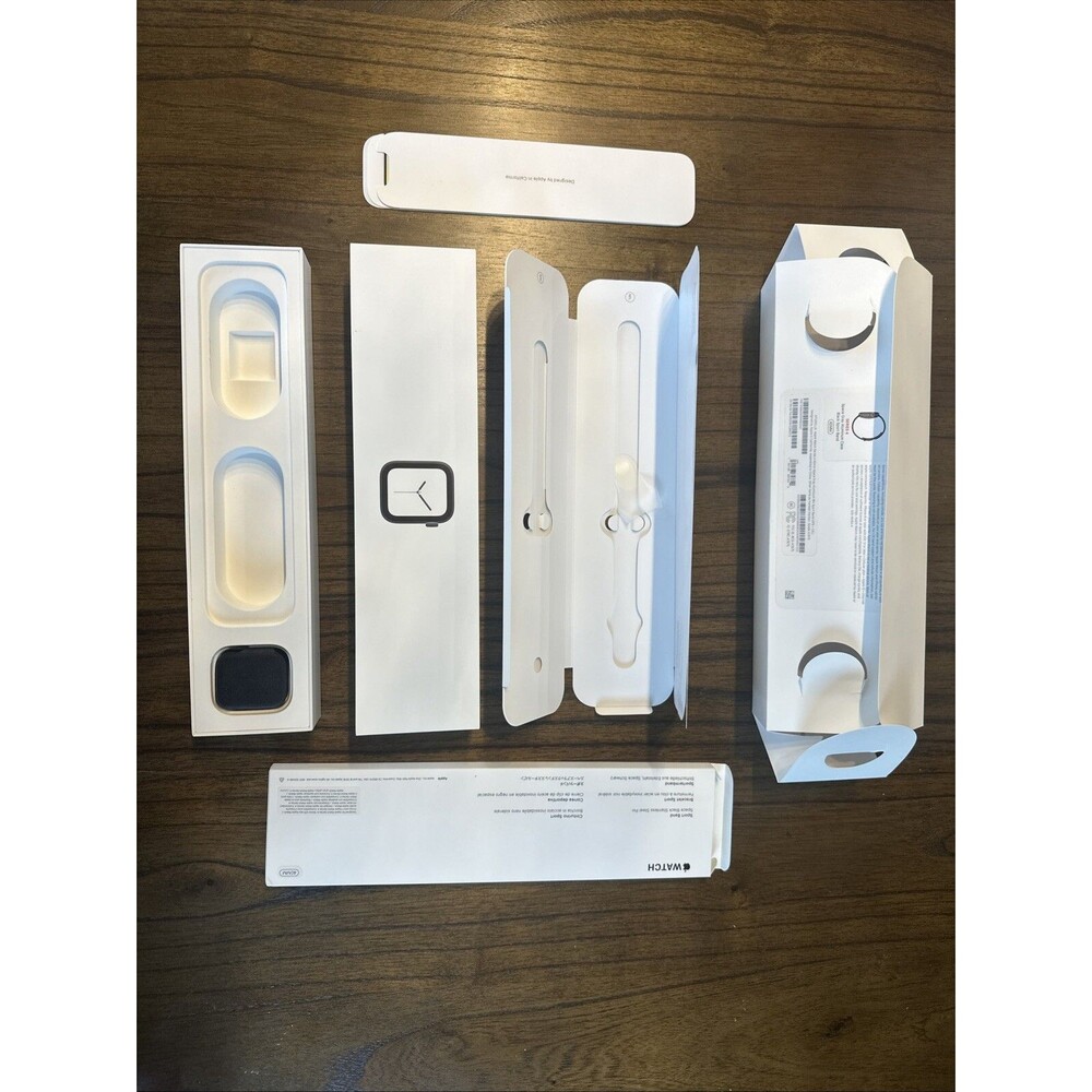 Box ONLY Apple Watch Series 4 - Space Gray Sport Band 40MM